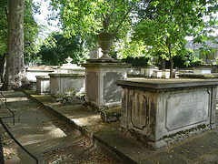 hackney churchyard, london