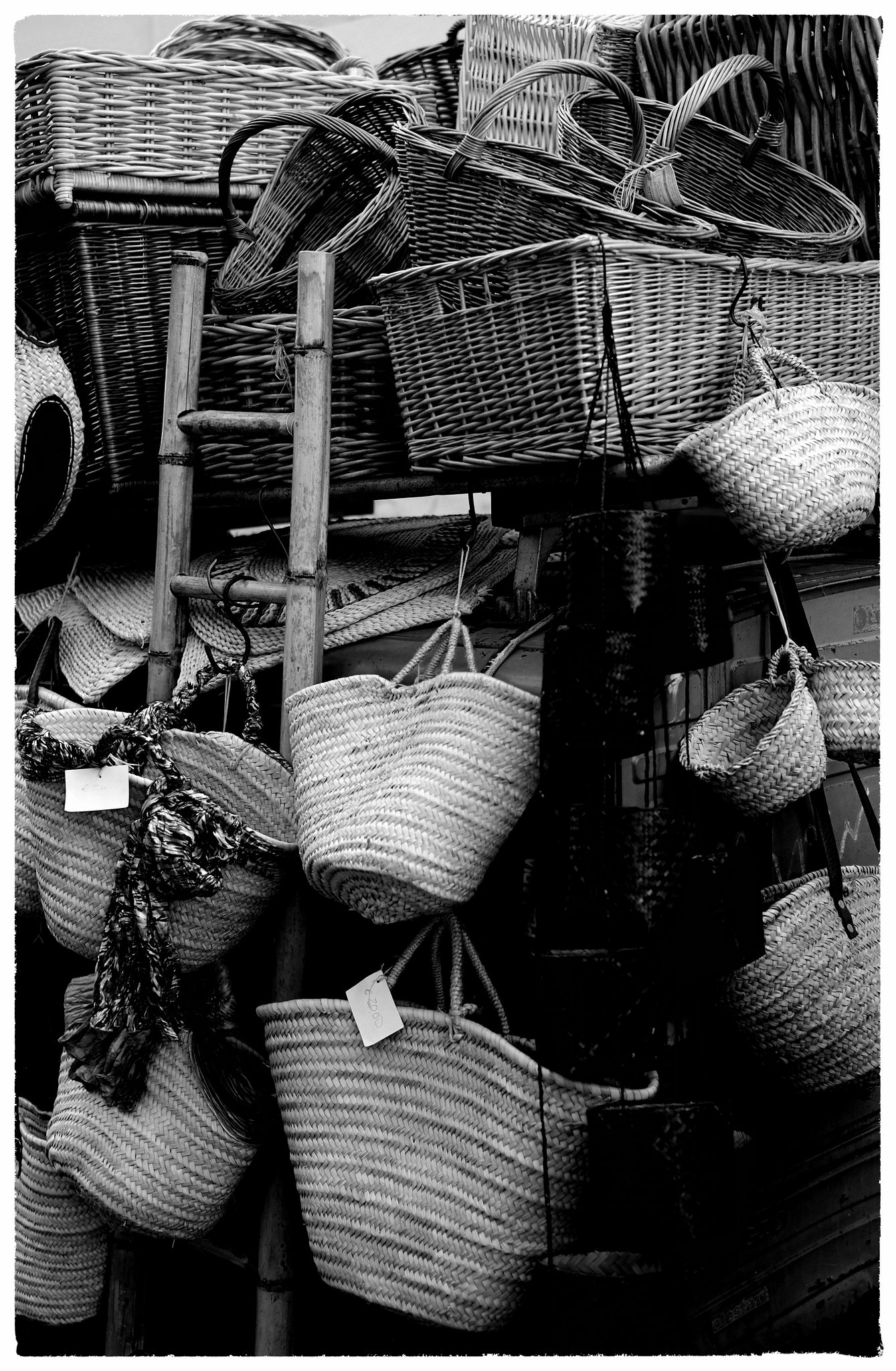 Rome Honeymoon Fuji XE-1 Baskets 1 mono