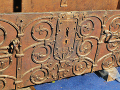 st.james, icklingham,this famous chest, which resided temporarily in the other church in the village when the tower of st.james collapsed, dates from the early c14, and has wonderful ironwork. inside are kept the clumps of rush roots that once provided se