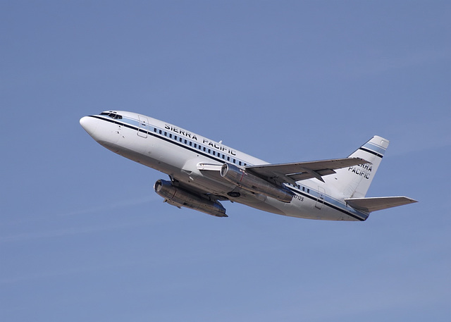 Sierra Pacific Airlines Boeing 737 N712S