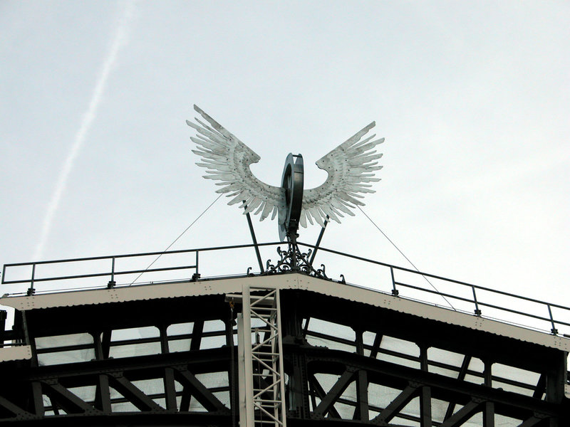 Things on rooftops: nr. 4  Winged Wheel