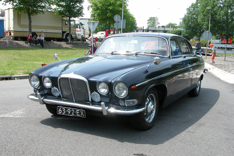 National Oldtimer Day in Holland: 1968 Jaguar 420 G