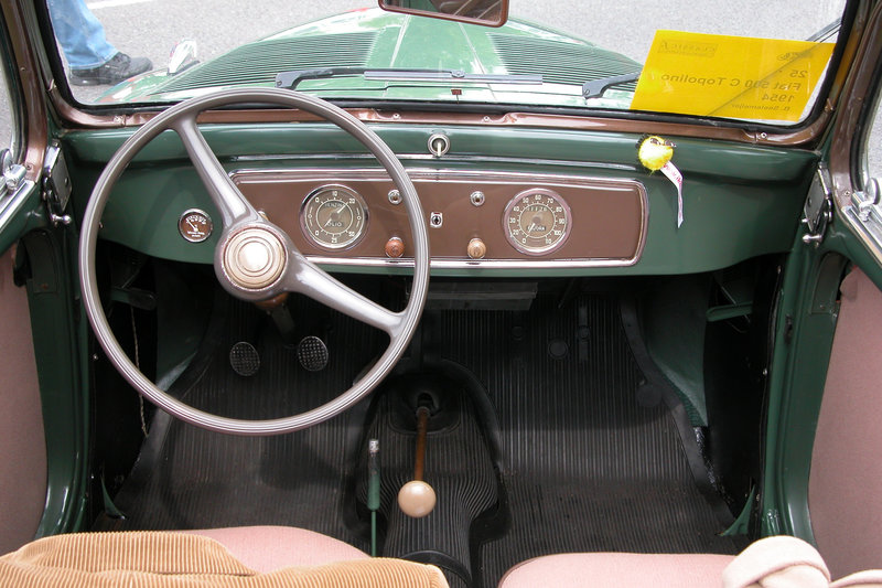 National Oldtimer Day in Holland: 1954 Fiat 500 C Topolino dashboard