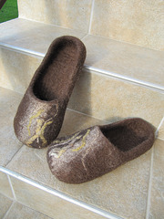 felted men's slippers - brown