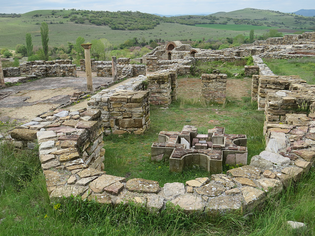 Chapelle épiscopale et baptistère.