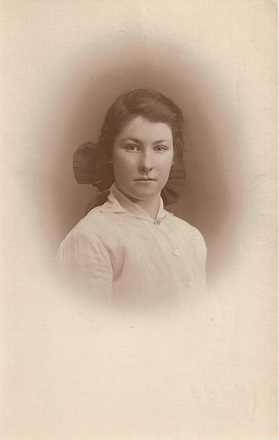 Agnes (Forsyth) King - 1917