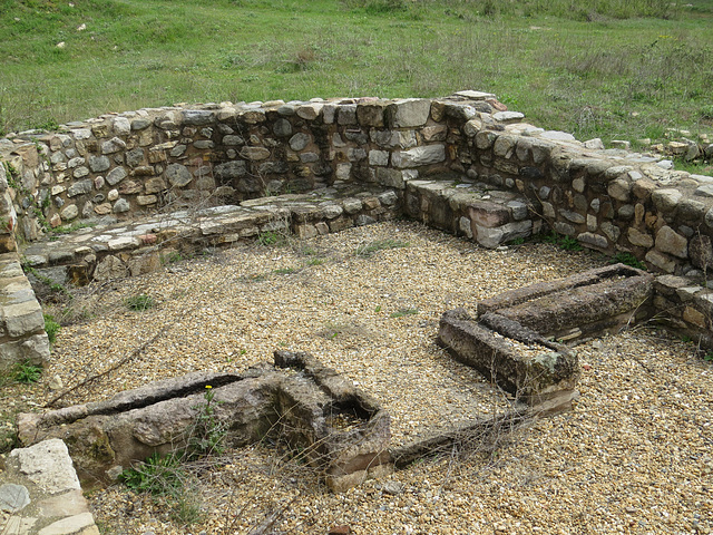 Bargala : salle à abside.