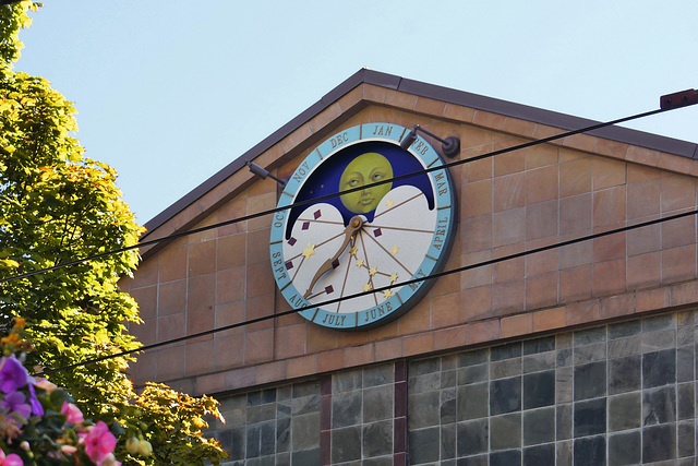 August O'Clock – Robson Street, Vancouver, British Columbia