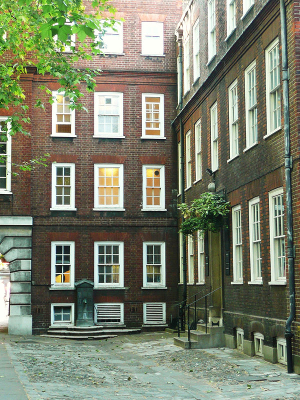 staples inn, london