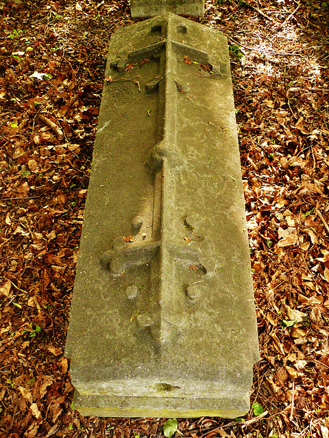 tomb , tottenham cemetery, london