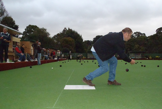 Fishy Barefoot Bowls 2012