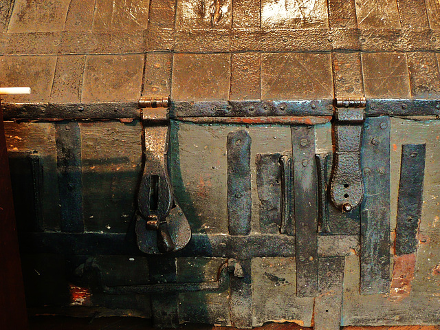 rainham church chest