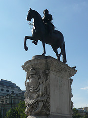 statue of charles 1, trafalgar square, london