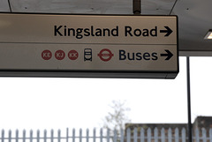 Kingsland Rd ->