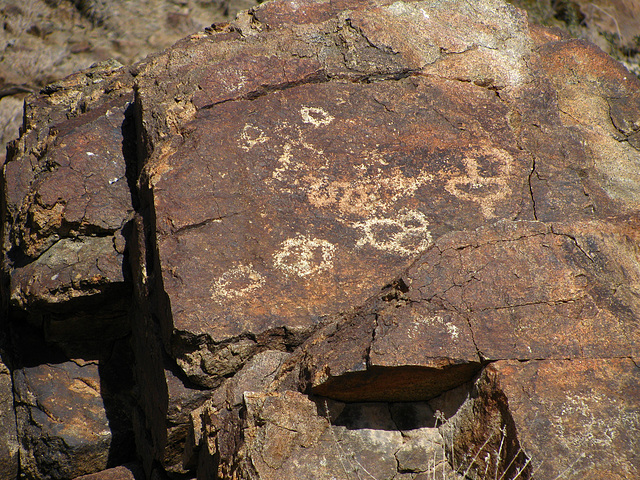 Petroglyph (091245)