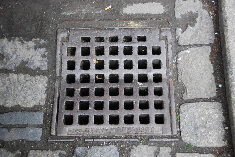 OEWA-WIEN X drain cover of 1930