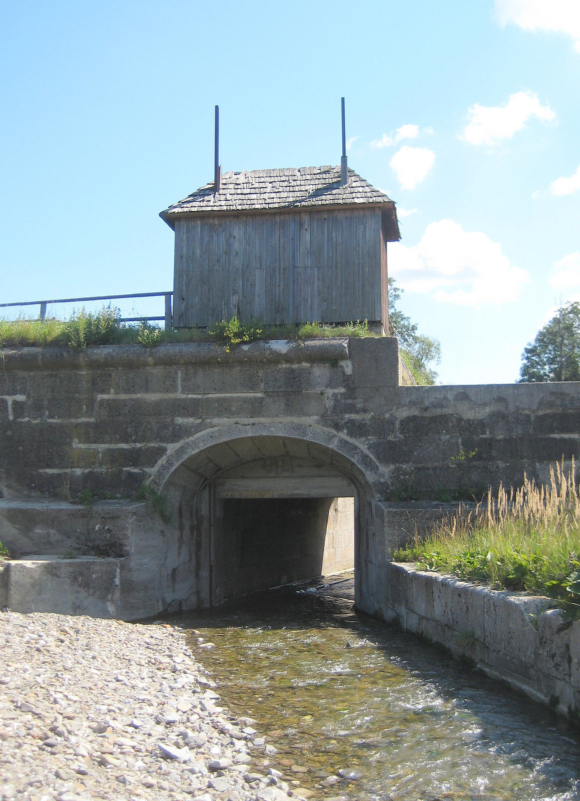 Klausen-Leopoldsdorf, Hauptklause