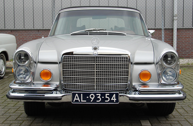 Autumn Mercedes Meeting – S-class: 1970 Mercedes-Benz 280 SE