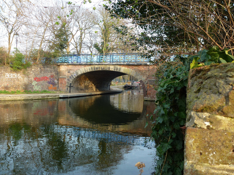 bonner gate bridge, victoria park, london