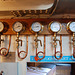 A trip with the steam tug Adelaar: pressure and vacuum gauges in the engine room
