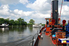 A trip with the steam tug Adelaar: cruising the Vecht