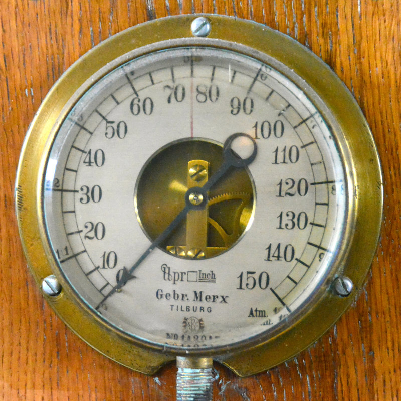 Nederlands Stoommachine Museum – Pressure gauge