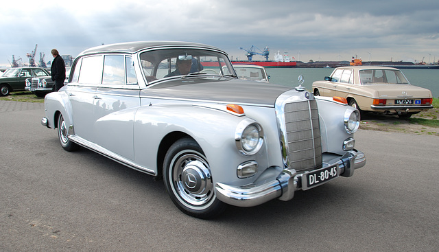 Mercedes Meeting: 1960 Mercedes-Benz 300d