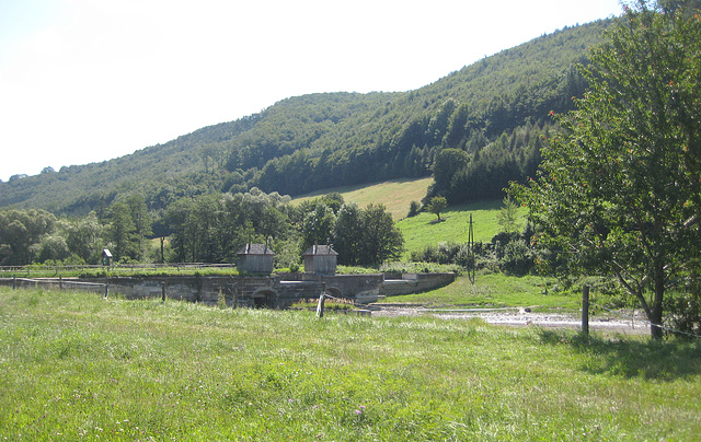 Klausen-Leopoldsdorf, Hauptklause