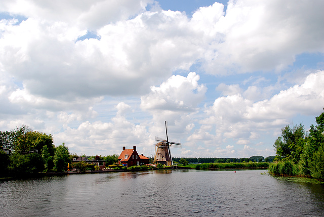 A trip with the steam tug Adelaar: view of the Vecht river