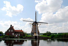 A trip with the steam tug Adelaar: Windmill along the Vecht