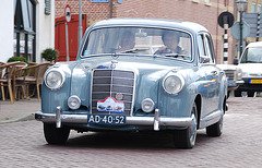 Mercedes Meeting: 1959 Mercedes-Benz 219