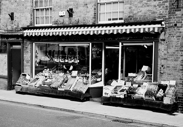 Farnham Greengrocers Shop IID 50 Skopar