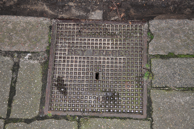 Drain cover of Rey Frères of Brussels in The Hague