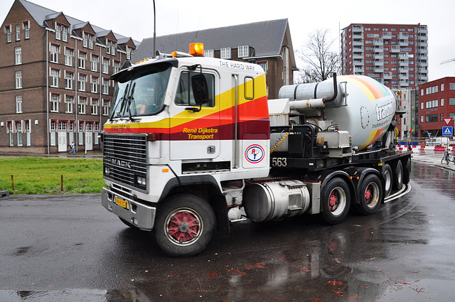 More 1992 Mack MH 613 truck