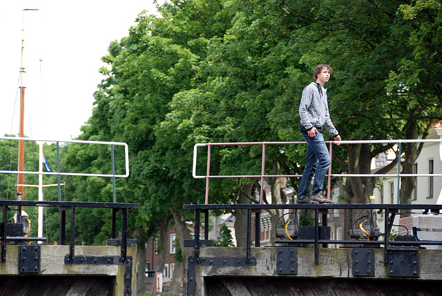 A trip with the steam tug Adelaar: The lock at Muiden