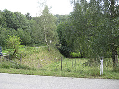 Klausen-Leopoldsdorf, die Lengbachklause an der Straße nach Hochstraß