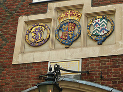 lincoln's inn gatehouse, london