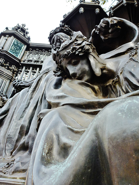 queen alexandra memorial, marlborough rd., london