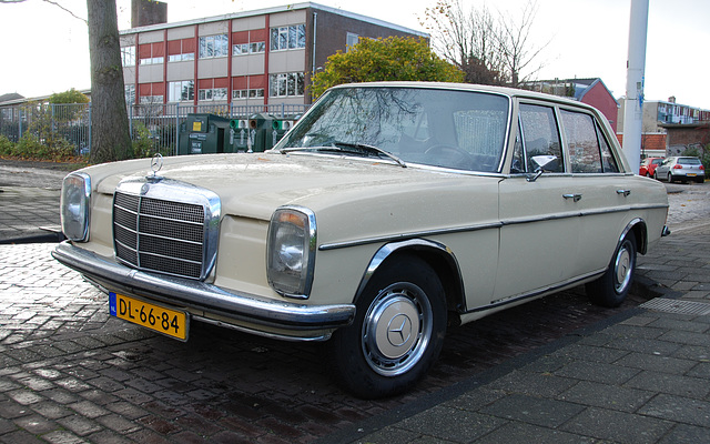 1971 Mercedes-Benz 240 D