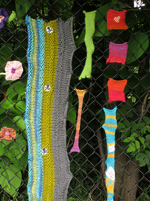 Yarnbomb Tags & Flowers