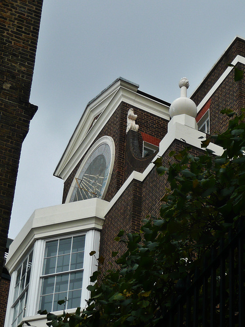 sundial, pellipar house, cloak lane, london