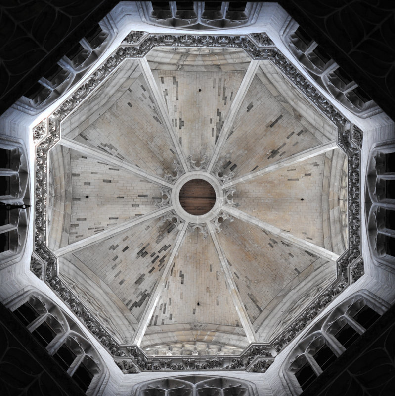 Sous la tour-lanterne de la Cathédrale d'Evreux