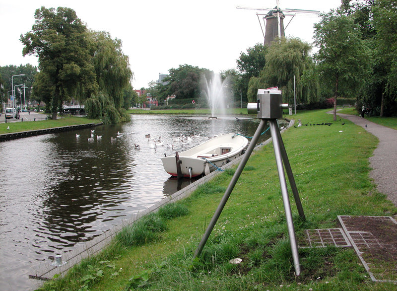 Monument to Israel David Kiek, photographing pioneer