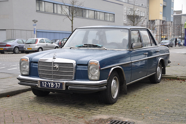 1975 Mercedes-Benz 240 D