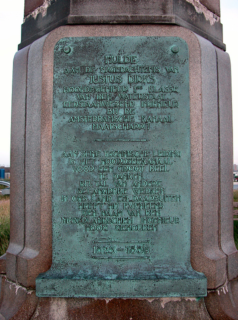 Text on the monument for Justus Dirks
