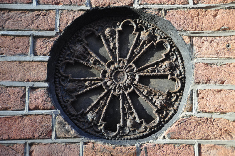 Old airing grate