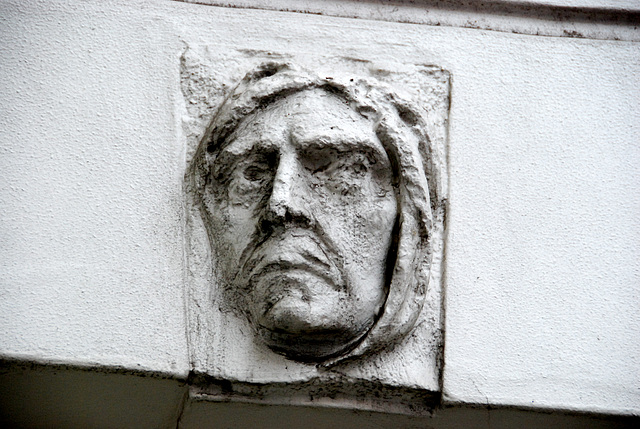 Head on a house in The Hague