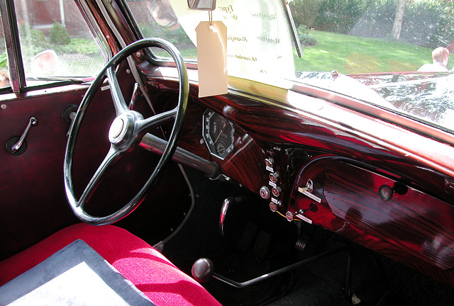 Dashboards at the Oldtimer Day Ruinerwold: Peugeot