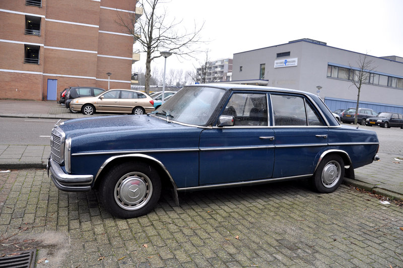 1975 Mercedes-Benz 240 D