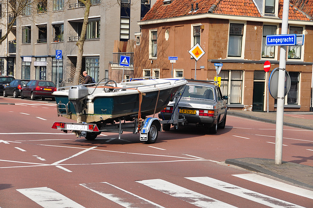 1984 Volvo 244 GLE Automatic pulling a boat